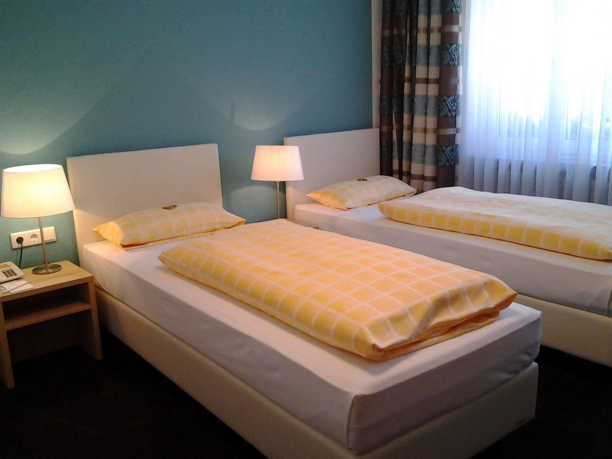 Centralhotel Garni Офенбург Екстериор снимка
