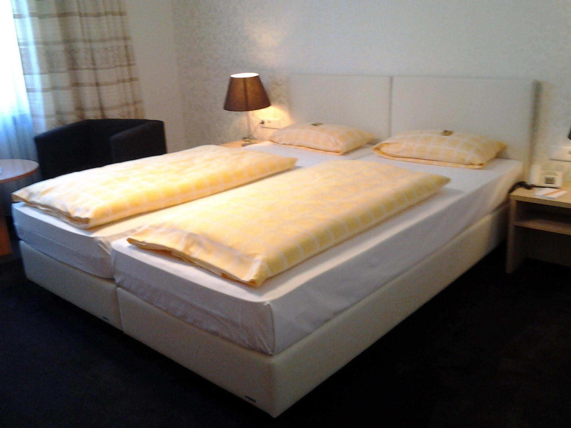 Centralhotel Garni Офенбург Екстериор снимка